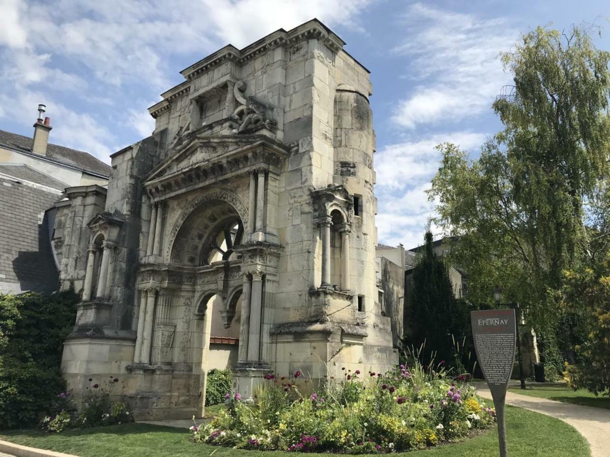 Ferienwohnung La Bulle De Champagne Épernay Exterior foto